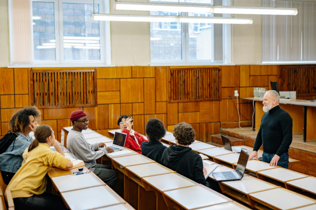 classroom-language-learning classroom setting